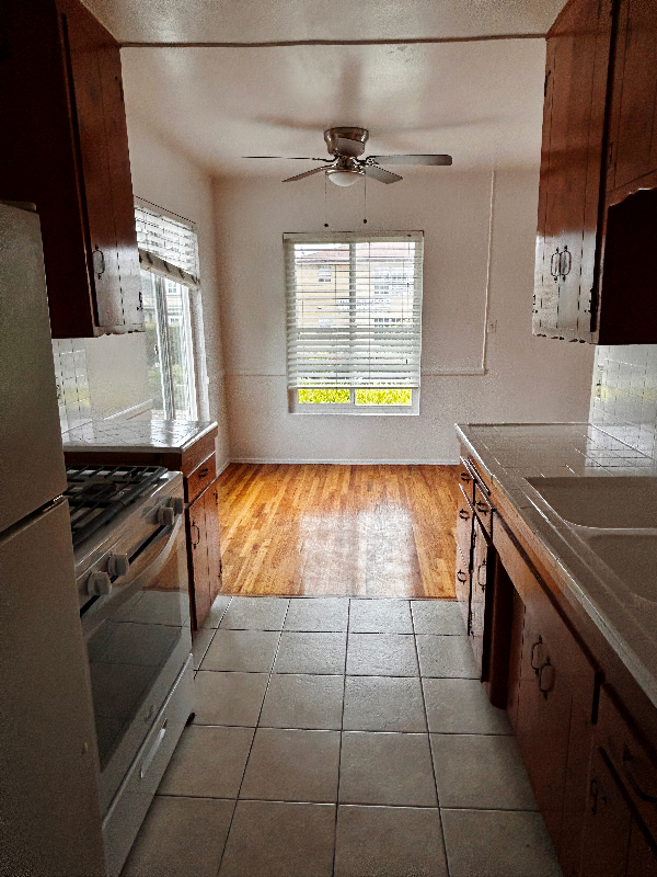 Foto principal - 4800 Beverly Blvd