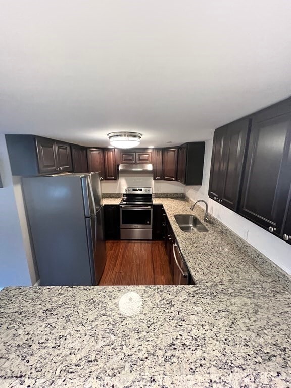 Foto del edificio - 166 Pleasant St