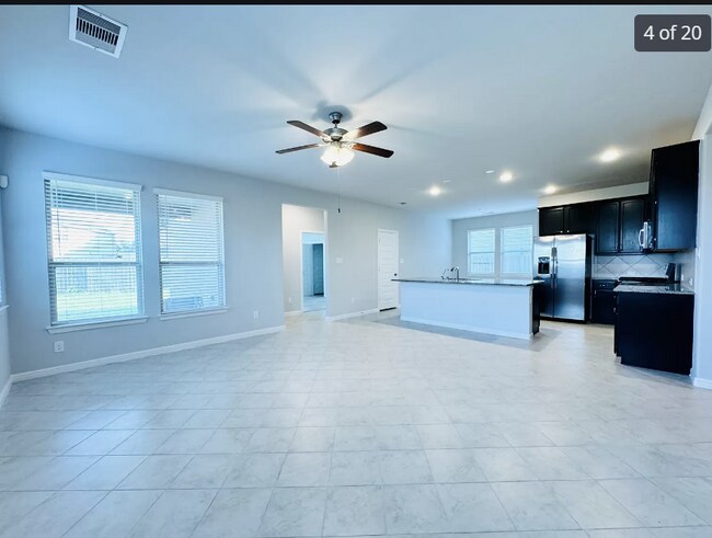Building Photo - 18903 Fulvetta Haven Way
