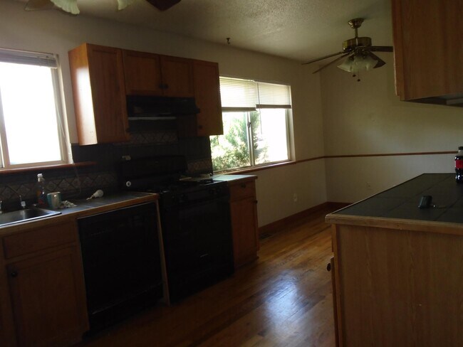 Foto del edificio - 912 Foothills Ct