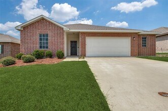 Building Photo - 2525 Comal Creek Dr