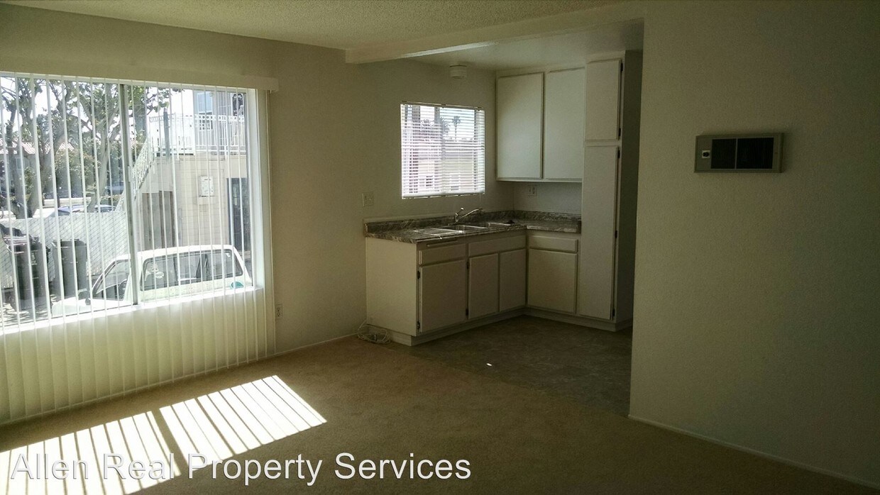 Building Photo - 1965 Hornblend St