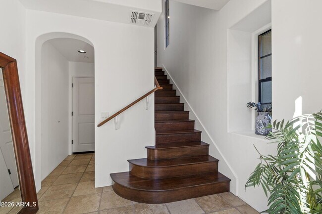 Foto del edificio - 18650 N Thompson Peak Pkwy