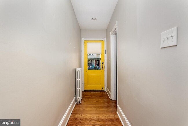 Building Photo - 17 Thomas Ave