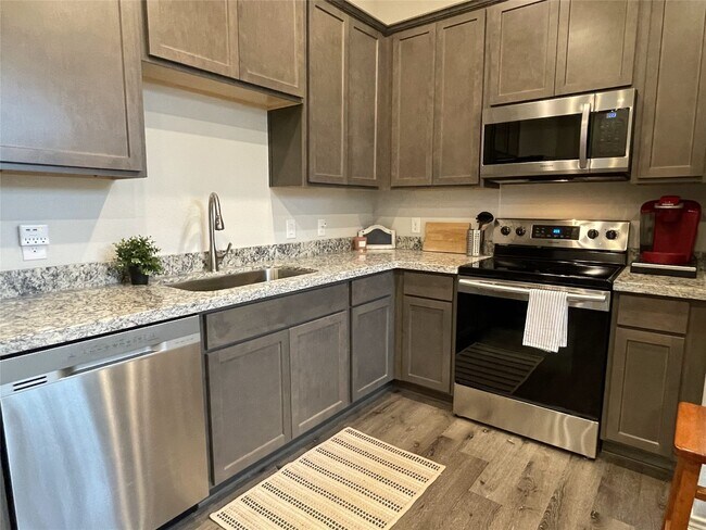 Foto del edificio - 16888 W Ivanhoe St