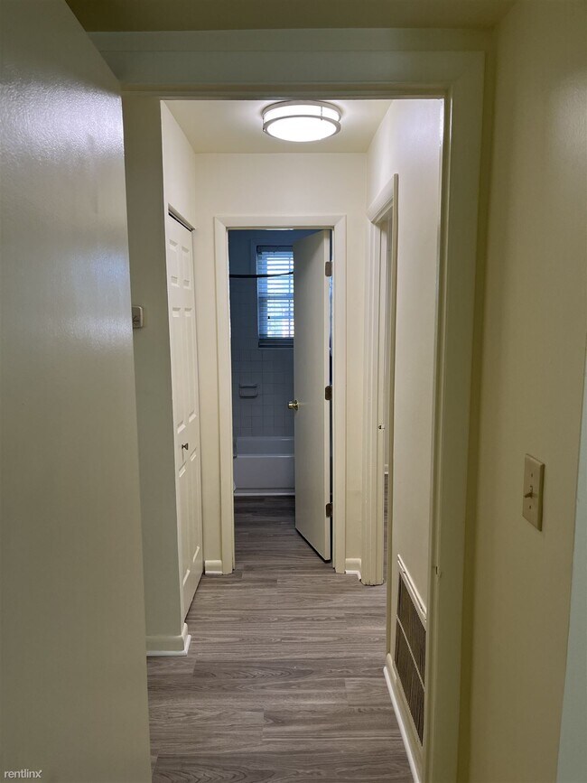Foto del edificio - 2 br, 1 bath Condo - 4629 28th Road South C