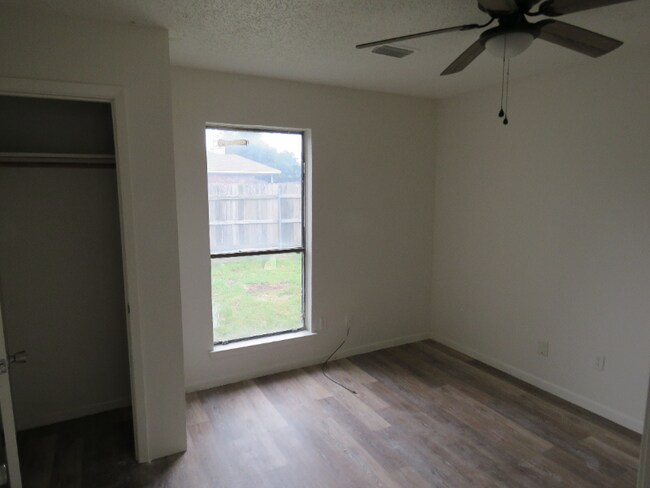 Foto del edificio - 2221 Ramada Dr