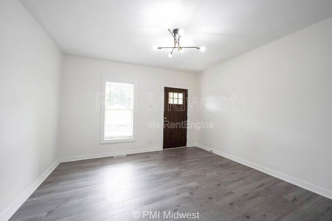 Foto del edificio - 426 N Bradley Ave