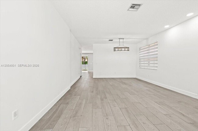 Building Photo - 5014 SW 155th Terrace