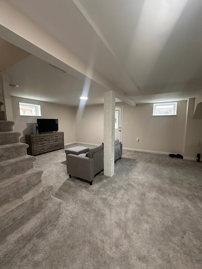 Building Photo - 5808 Black Hawk Dr