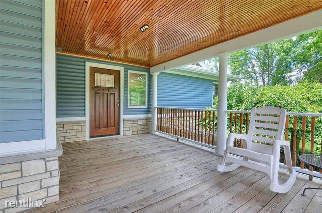 Building Photo - 3 br, 2.5 bath House - 1753 West Silverbel...