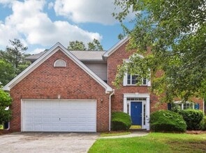 Building Photo - 2455 Beckenham Pl