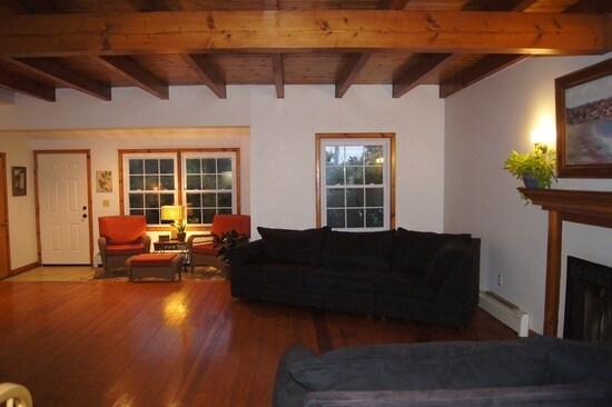 Building Photo - 306 Oliphant Ln
