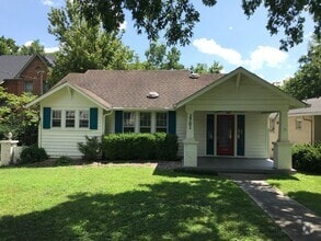 Building Photo - 2701 W Linden Ave