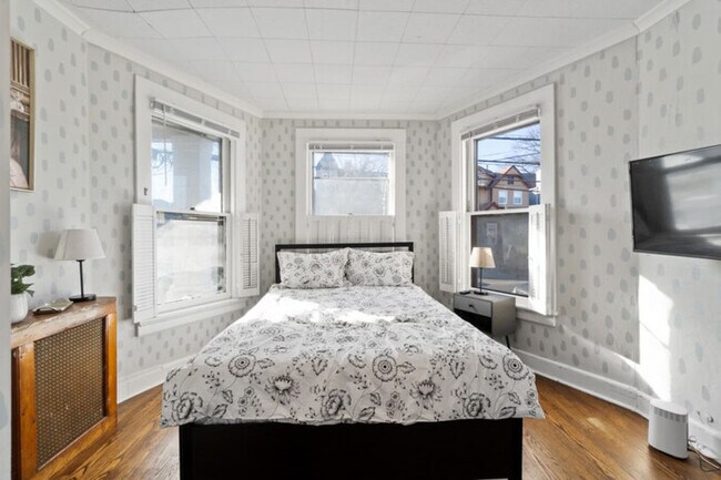 Building Photo - TheWhimsical Estate |  Sleeps 16+|20m to N...