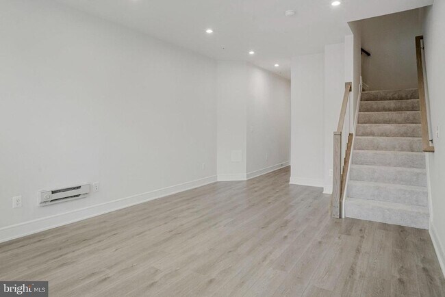 Building Photo - 43288 Farringdon Sq