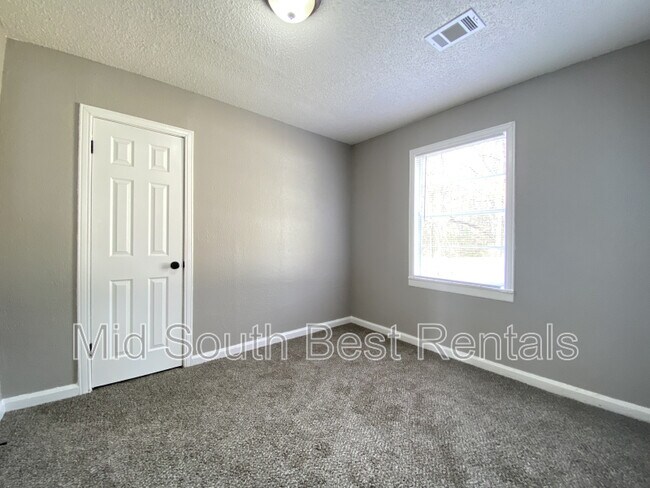 Foto del edificio - 4712 W 16th St