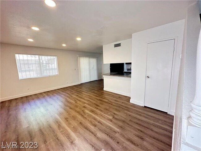 Foto del edificio - 5167 Greene Ln