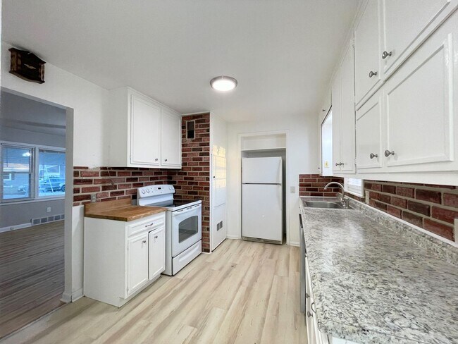 Foto del edificio - 1019 College Ln