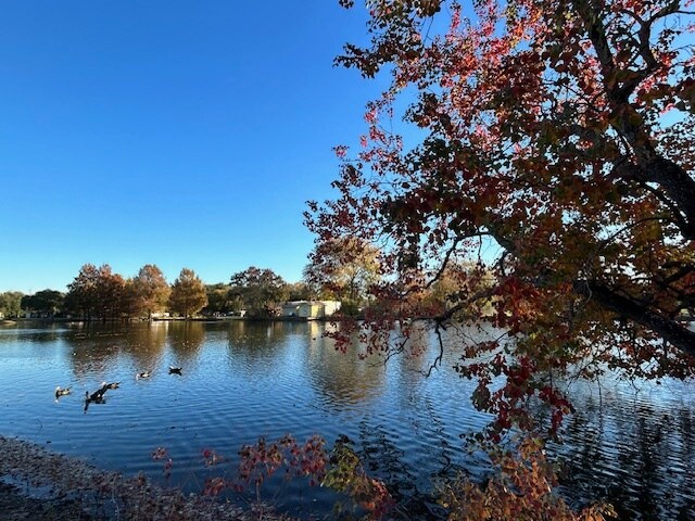 Foto del edificio - 8333 Sands Point Dr