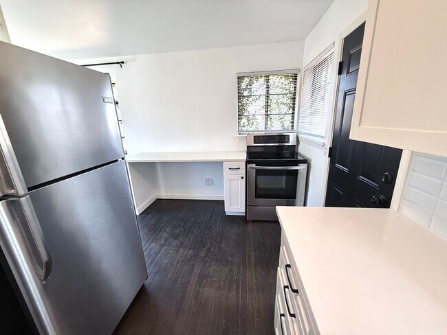 Foto del edificio - 4808 N Francis Ave