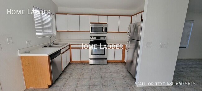 Foto del edificio - 8339 W Elm St