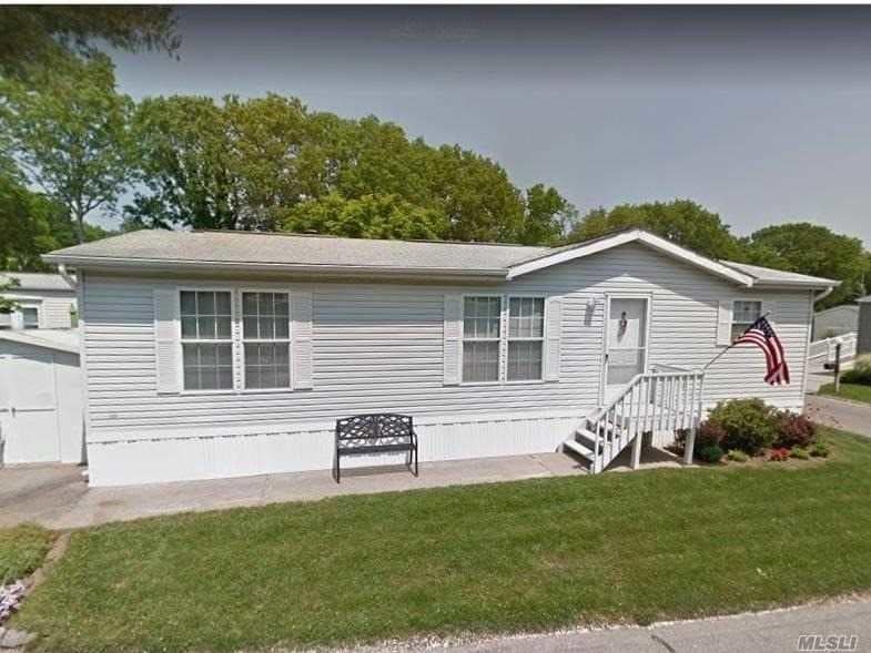 Primary Photo - 1661 Old Country Rd