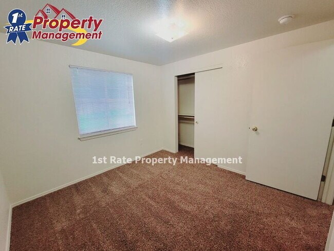 Foto del edificio - 3116 N Esquire Dr