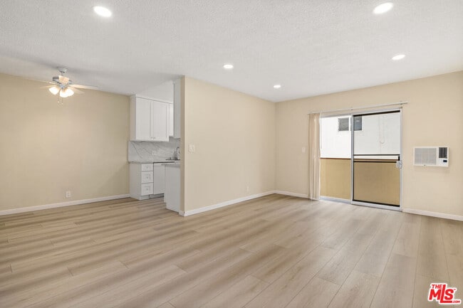 Building Photo - 1216 N Formosa Ave