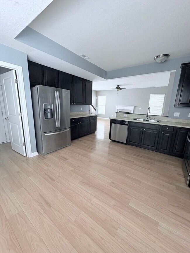 Foto del edificio - Charming 3 beds 2.5 bath in Blacklick!