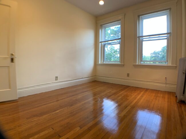 Foto del edificio - 100 Queensberry St