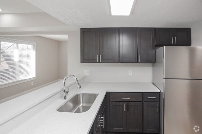 3BR, 2BA - 1275 SF - Woods at Oak Crossing