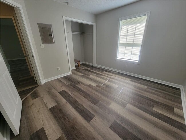 Building Photo - 4750 West Dr