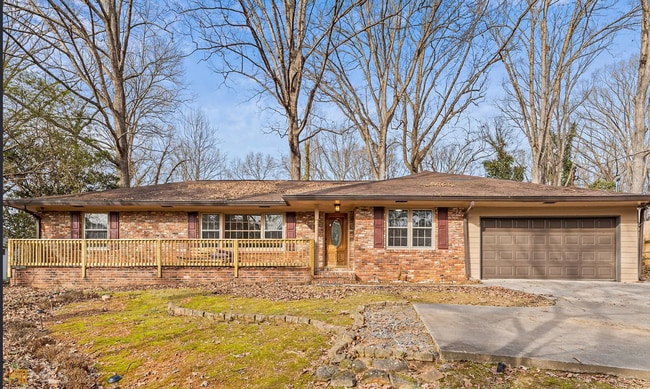 Photo - 388 Tall Oaks Dr NE House