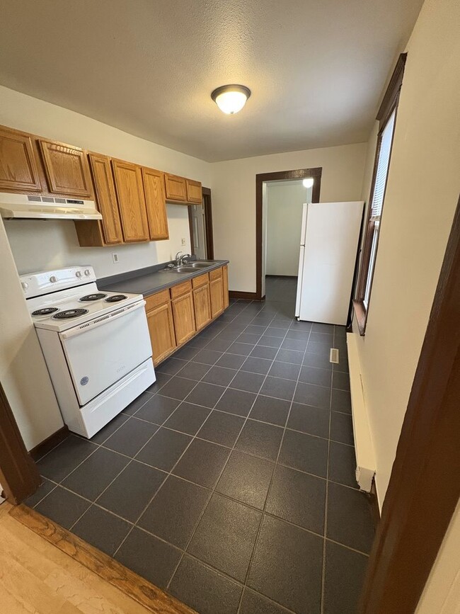 Building Photo - 103 Division St