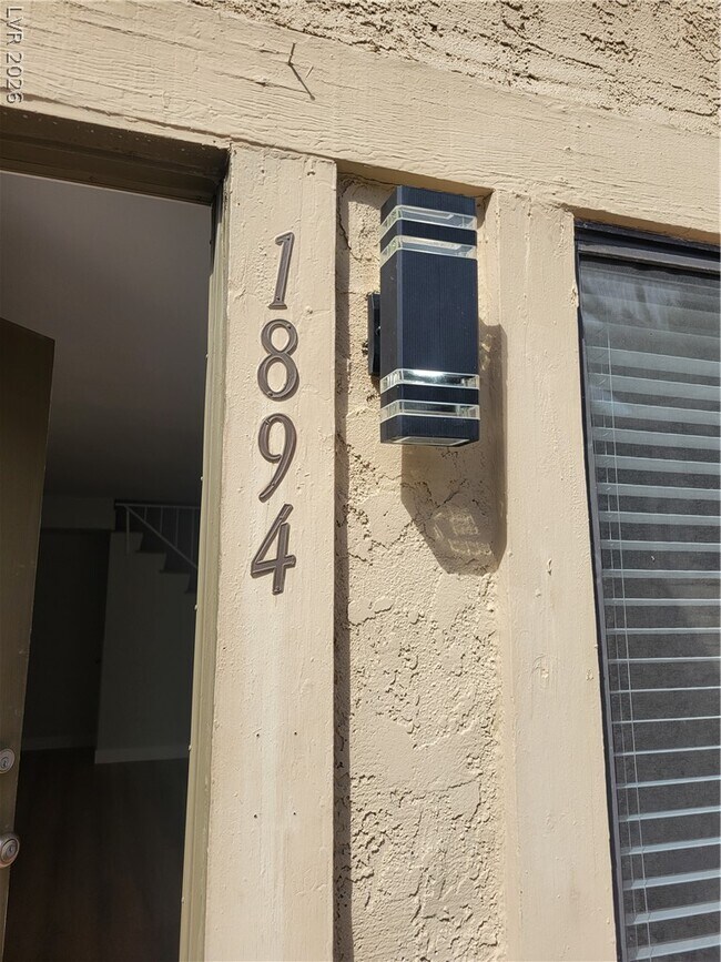 Building Photo - 1894 Avacado Ct
