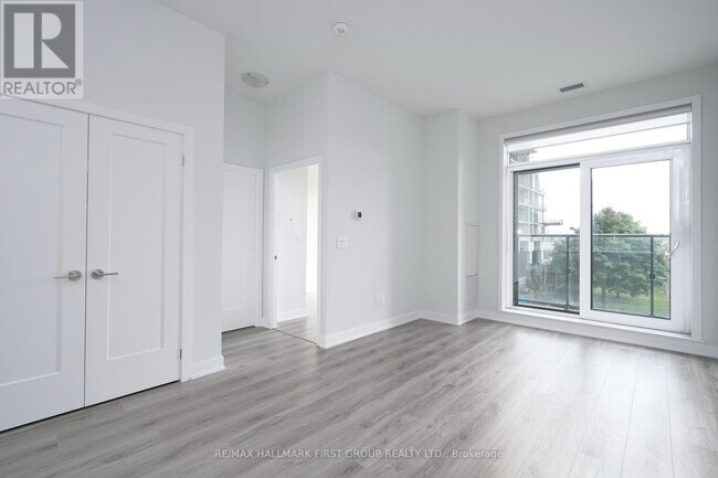 Photo du bâtiment - 4130-4130 Parkside Village Dr
