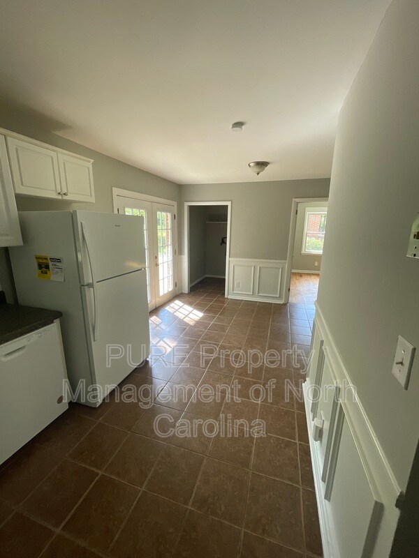 Building Photo - 4314 Wedgewood Dr