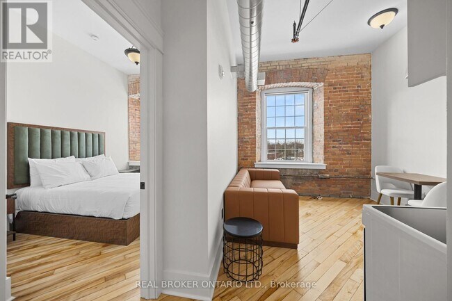 Building Photo - 150 Mill St