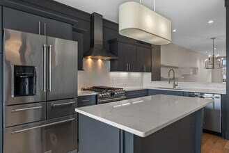 Building Photo - 1027 S Main St