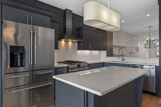 Building Photo - 1027 S Main St