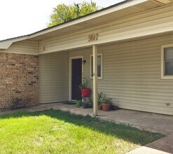 Building Photo - 3617 Choctaw St