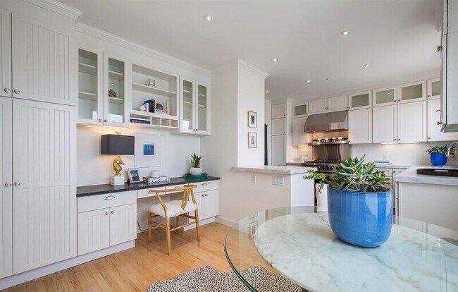 Foto del edificio - 2235 Beach St
