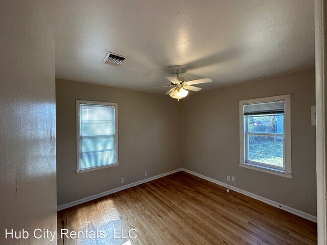 Building Photo - 3 br, 1 bath House - 4805 36th Street