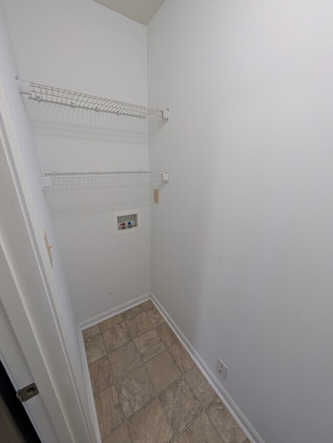 Building Photo - 616 Wolfchase Dr