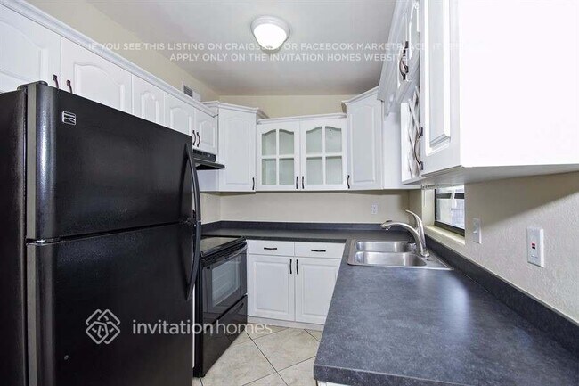 Foto del edificio - 7034 Pender Way
