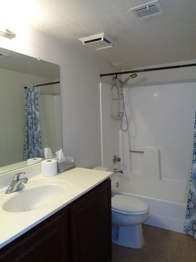 Building Photo - Spacious 2 bedroom condo in north Phoenix!...