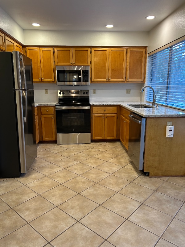 Building Photo - 13722 Oak Pebble