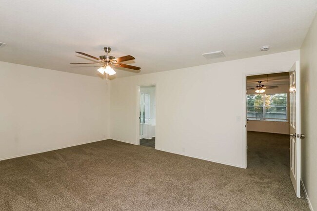 Foto del edificio - 21407 Somerset Park Ln