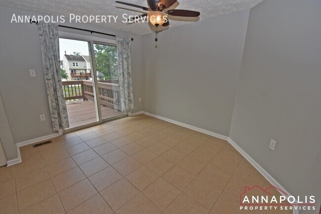 Foto del edificio - 2447 Warm Spring Way